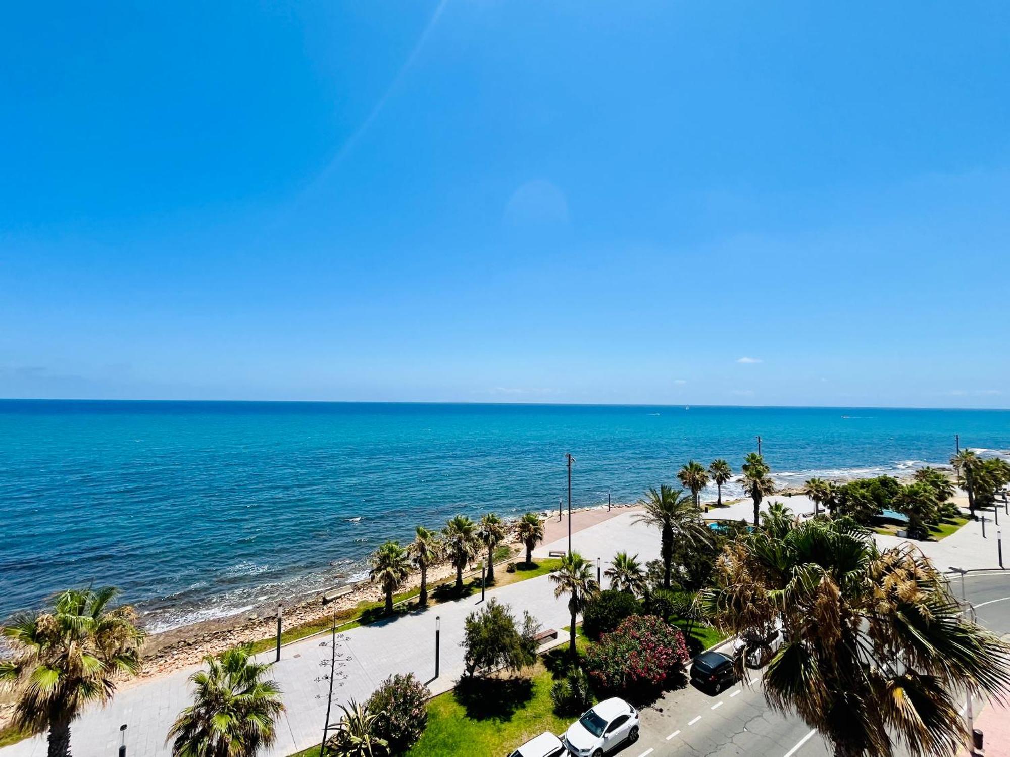 Seaside Haven Apartment Торевьиа Экстерьер фото
