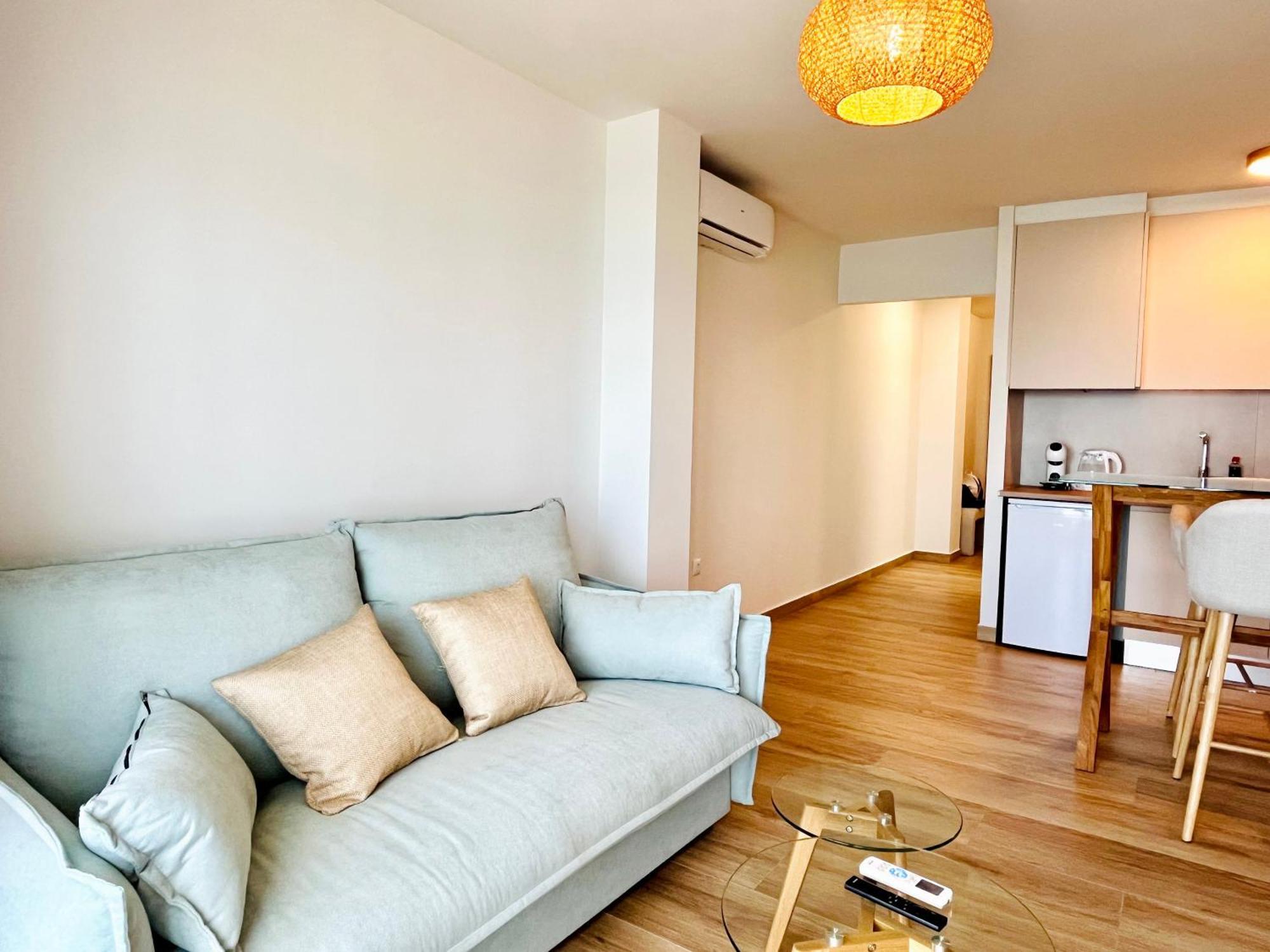 Seaside Haven Apartment Торевьиа Экстерьер фото